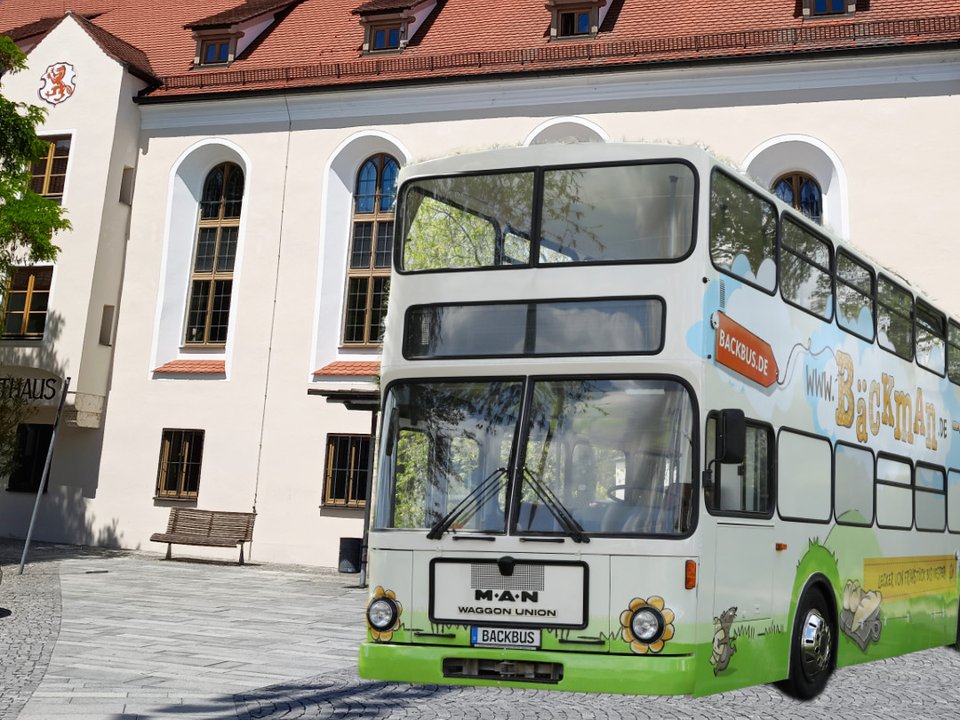 Bild vom Backbus auf Rathausplatz